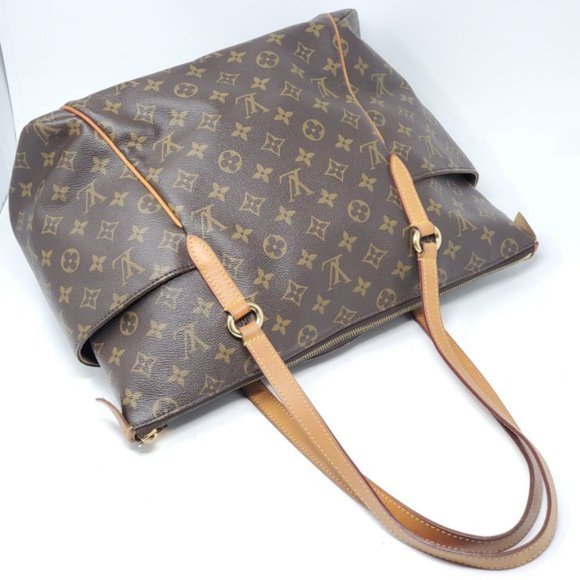 Auth Louis Vuitton Totally MM Monogram Tote Bag - Picture 7 of 15